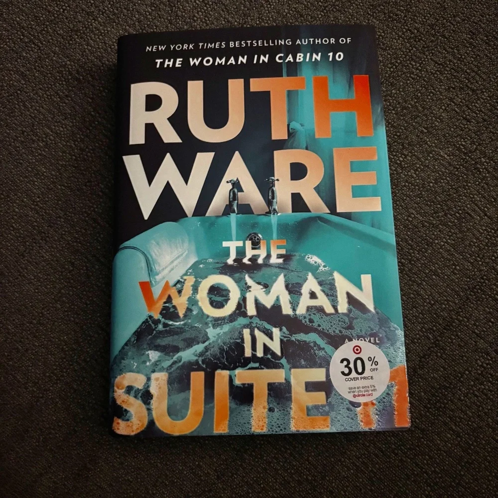 The Woman In Suite 11- Ruth Ware - Picture 1 of 4